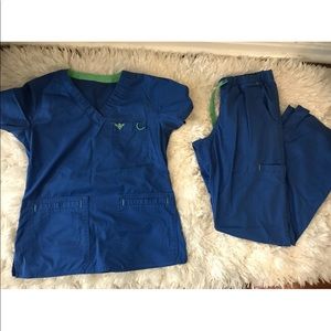 Medcouture Scrub Set